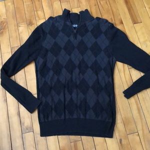 Carbon sweater
